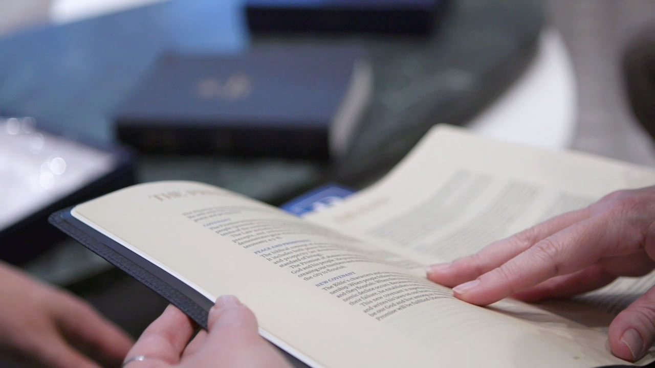 Reading the Business Bible